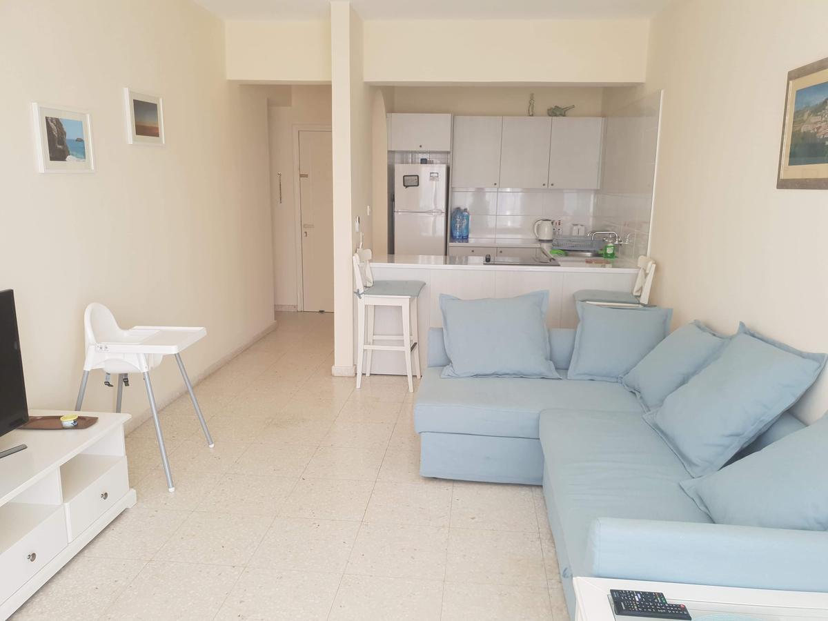 Modern Apartment In Pafos Near The Sea Exterior photo